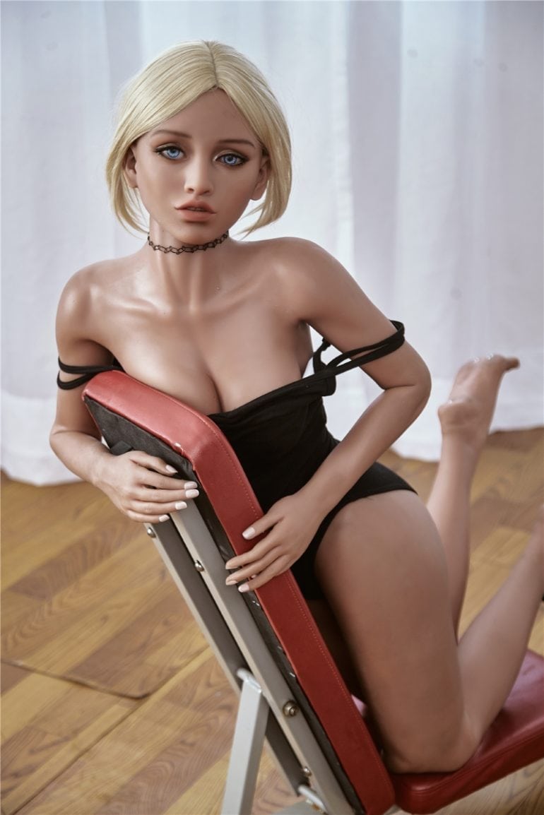 Irontech Doll 150 cm A-Cup 8 élethű szexbaba