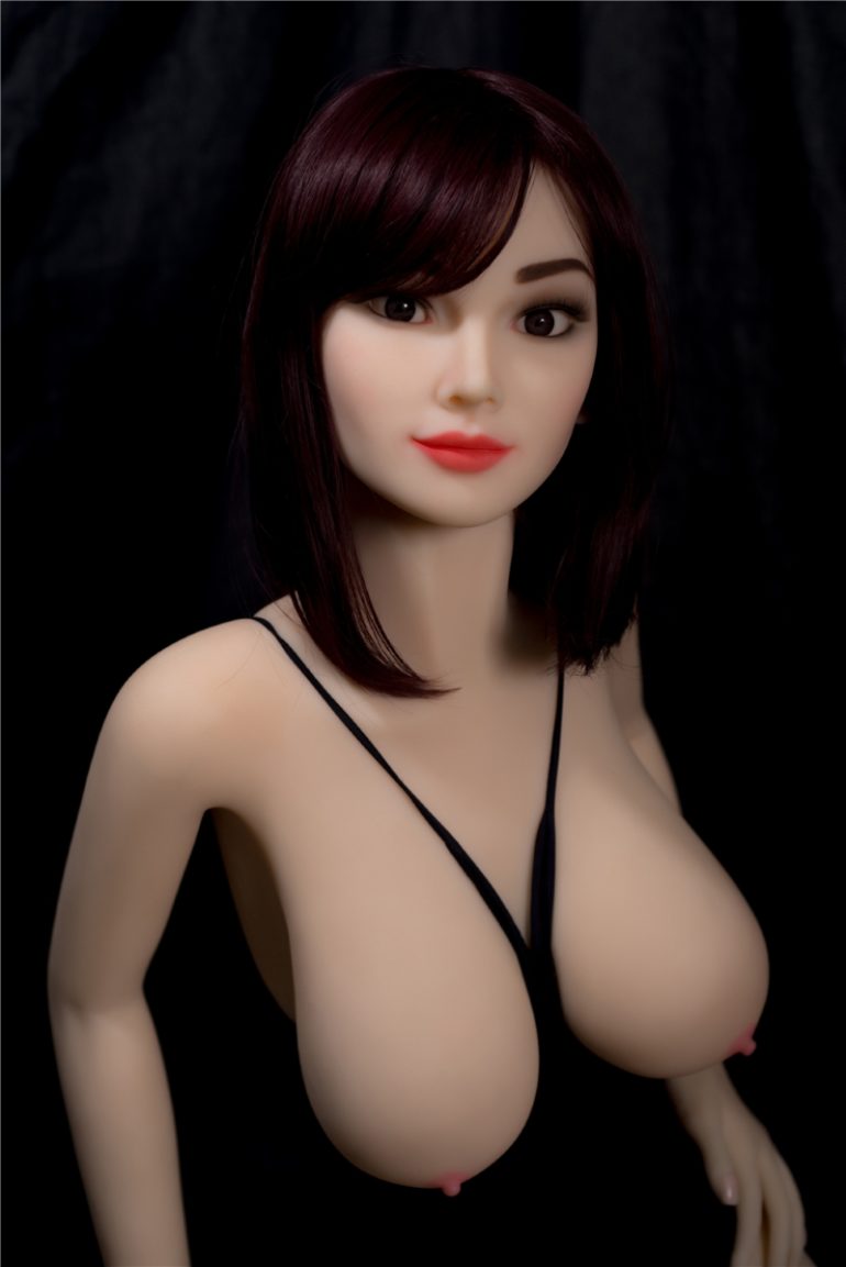 Irontech Doll 157 cm G-Cup élethű szexbaba